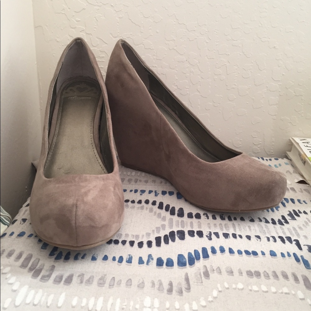 Taupe platform wedges, 11